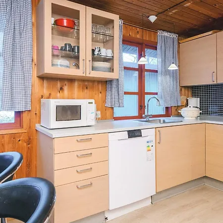 6 Person In Toftlund-by Traum