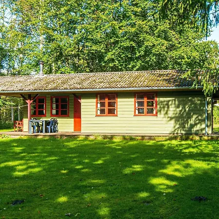 6 Person In Toftlund-by Traum