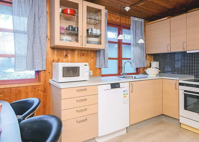 6 Person In Toftlund-by Traum